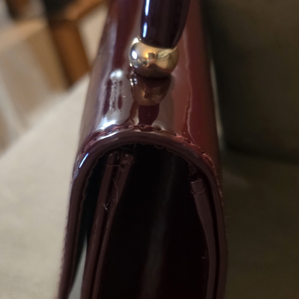 Elegant Mini Burgandy Clutch! - Picture 3 of 14
